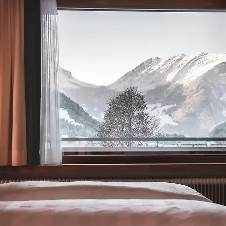 Boutiquehotel Edelweiss 4*