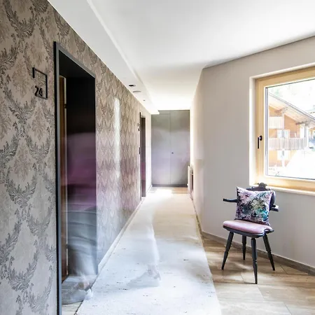 Hotel Boutiquehotel Edelweiss 4*