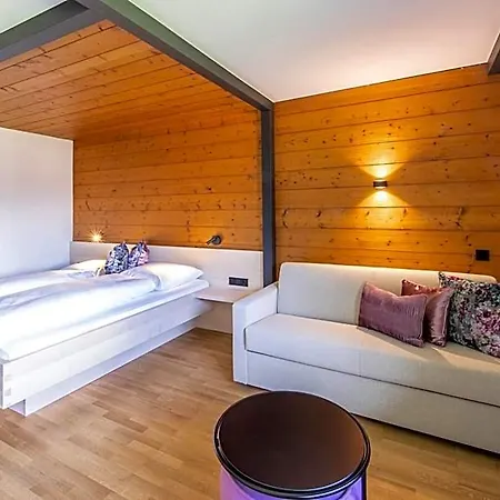 Hotel Boutiquehotel Edelweiss 4*