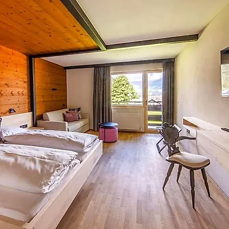 Boutiquehotel Edelweiss 4*