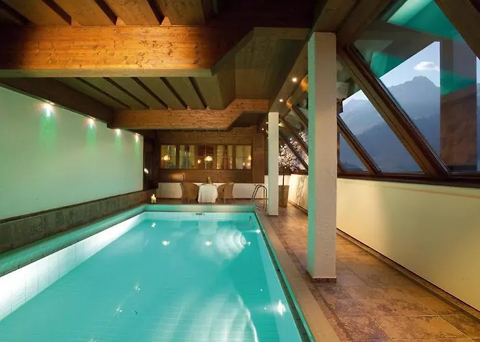 Hotel Boutiquehotel Edelweiss 4*